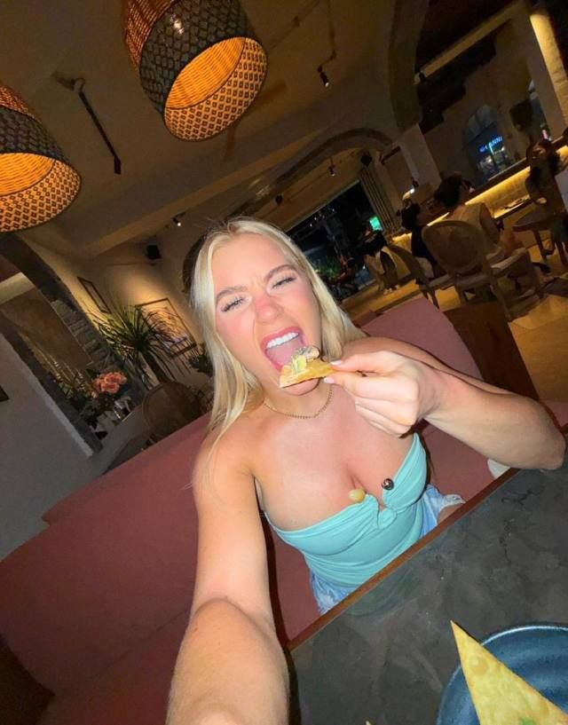 LATE NIGHT/EARLY MORNING FUN ? SEXY BABY GIRL, IM AVAILABLE FOR MASSAGE, SEX (GFE)…. PAYMENT ON ARRIVAL - Image 3